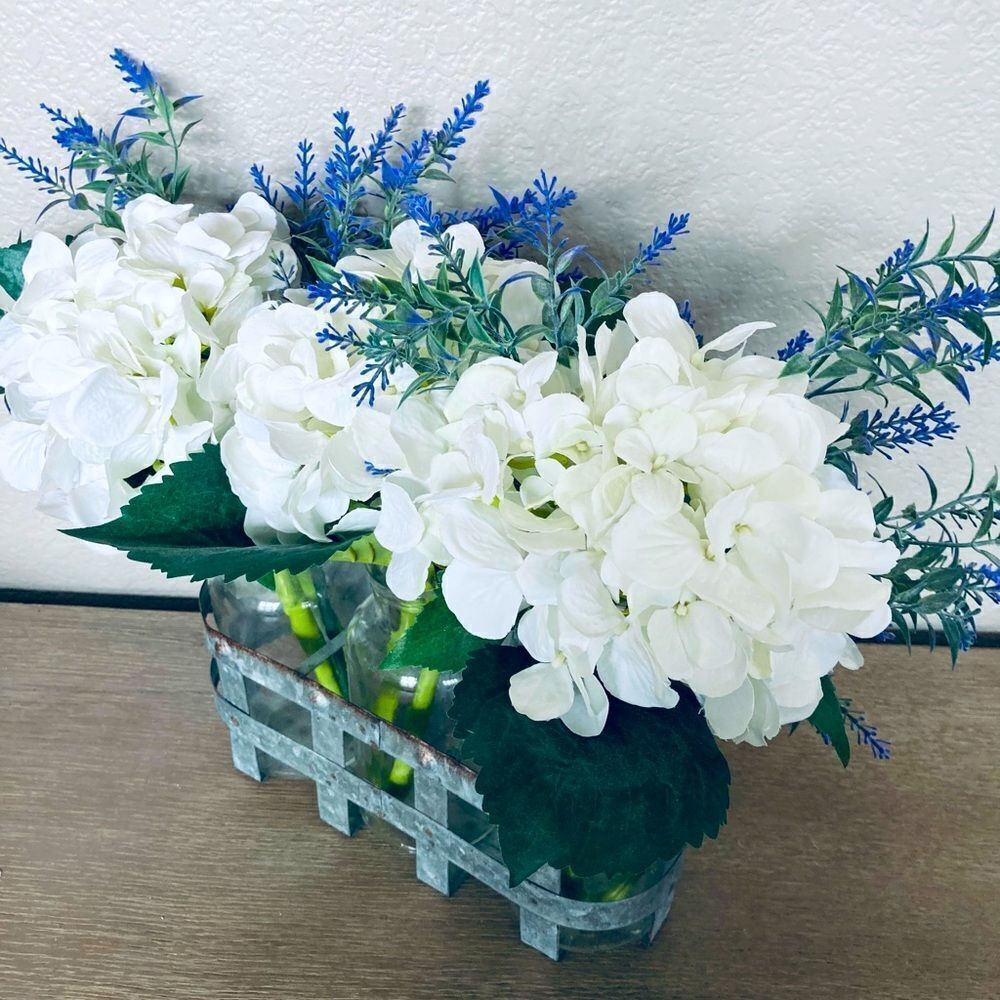 Farmhouse Hydrangea Floral Vase Centerpiece - Picture 1 of 4